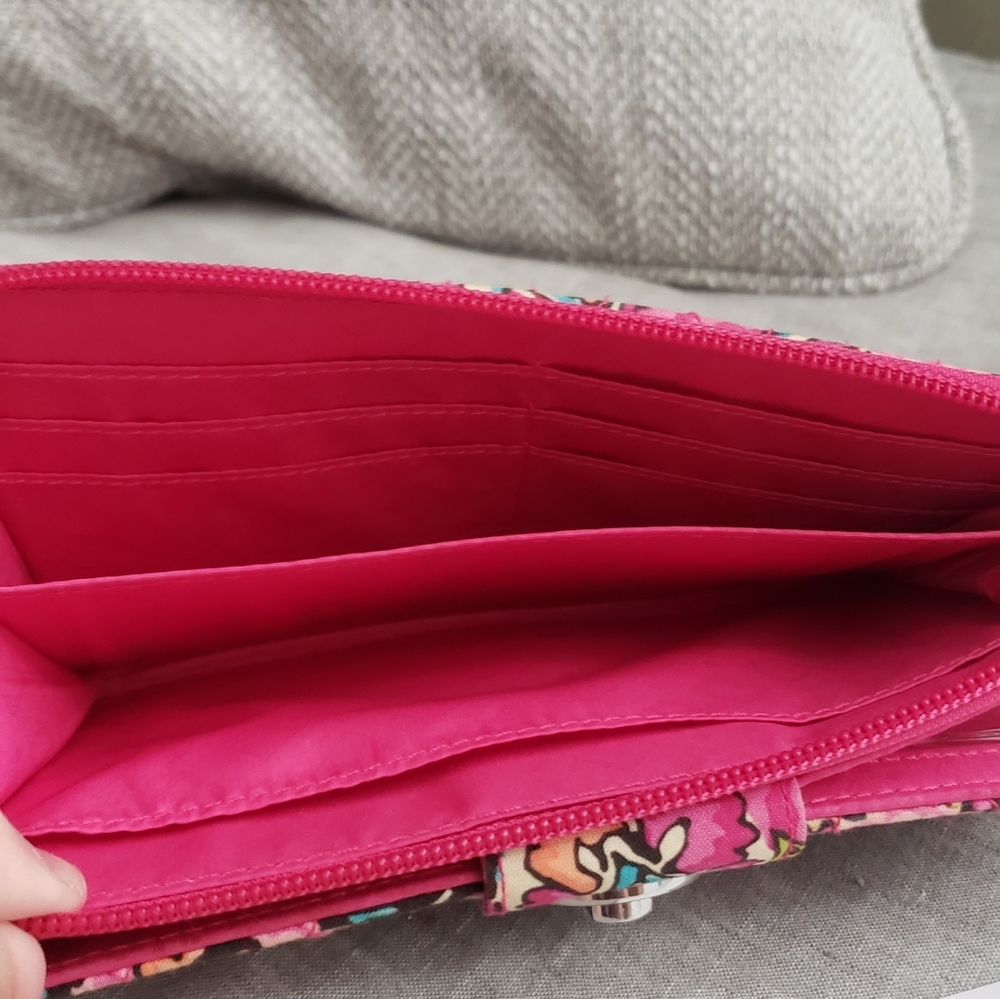 Vera Bradley Turn Lock Wallet Rfid Zip Around Versatile Quiet Luxury Pink Quilt - Picture 3 of 4